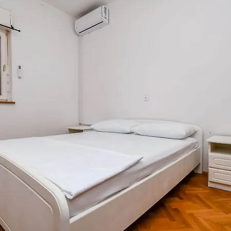 Apartament Gabi I Miki *
